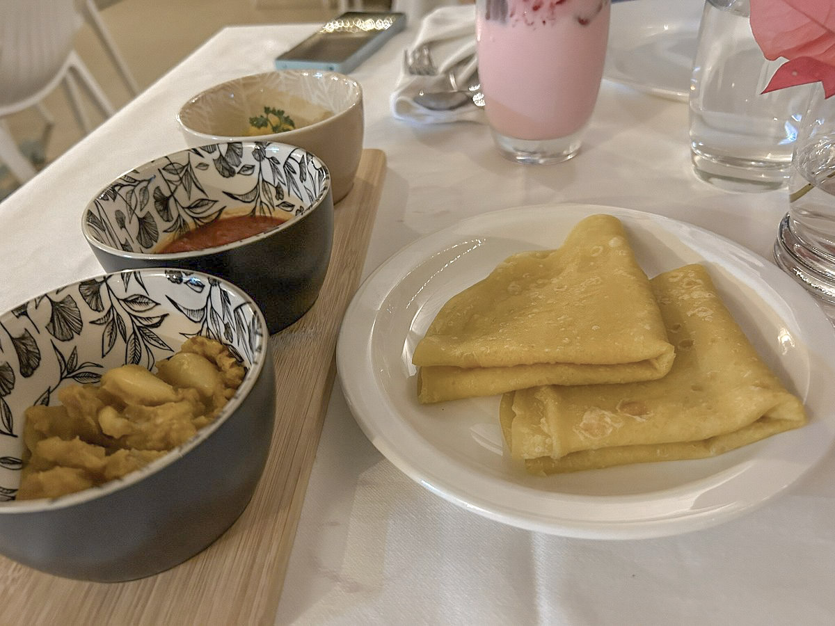 Crêpes et accompagnements mauriciens
